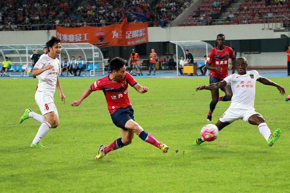 约阿克姆斯主场大胜,赛季表现持续稳定 约阿克姆斯主场大胜,赛季表现持续稳定