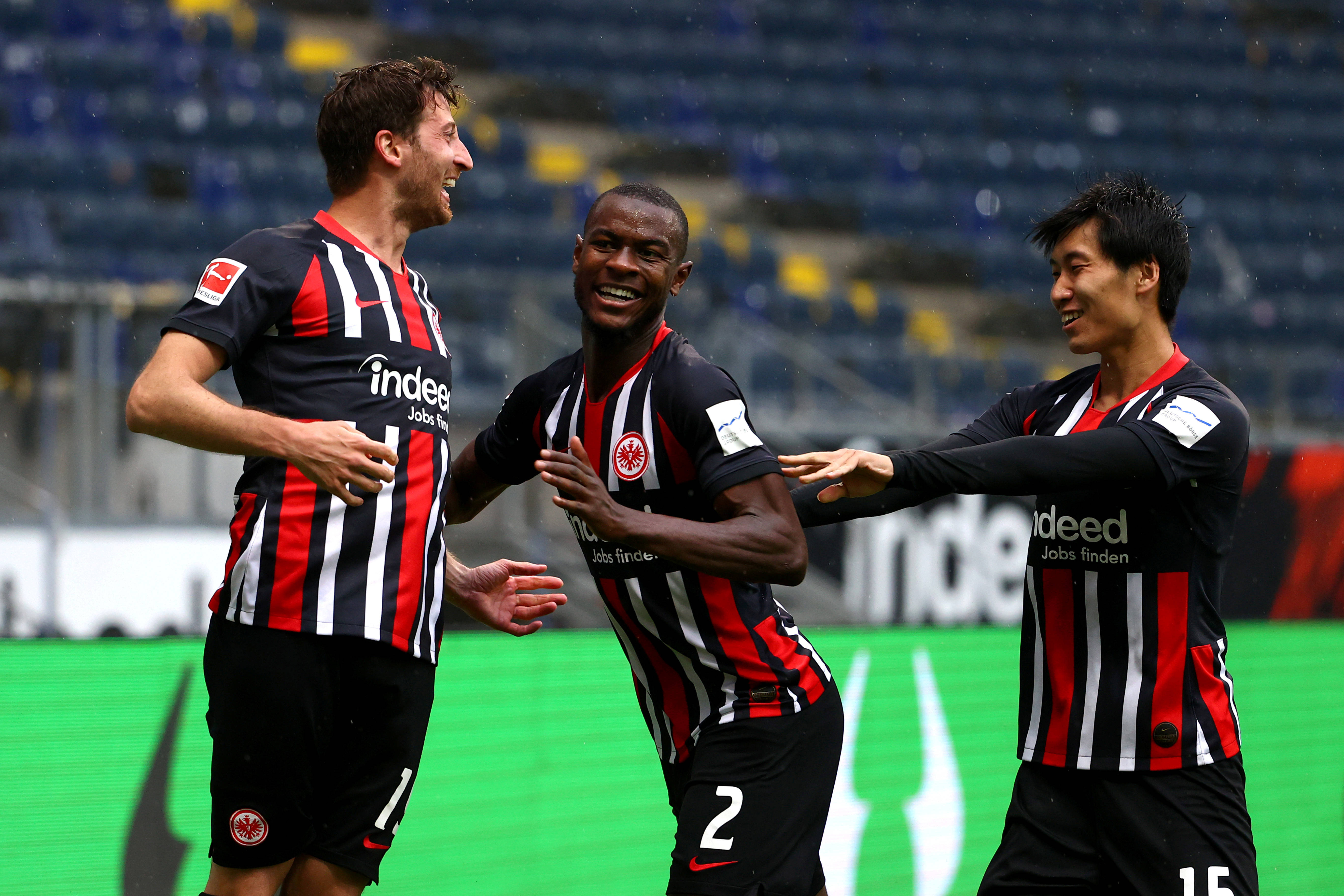 包含法兰克福斩获胜利，积分攀升的词条