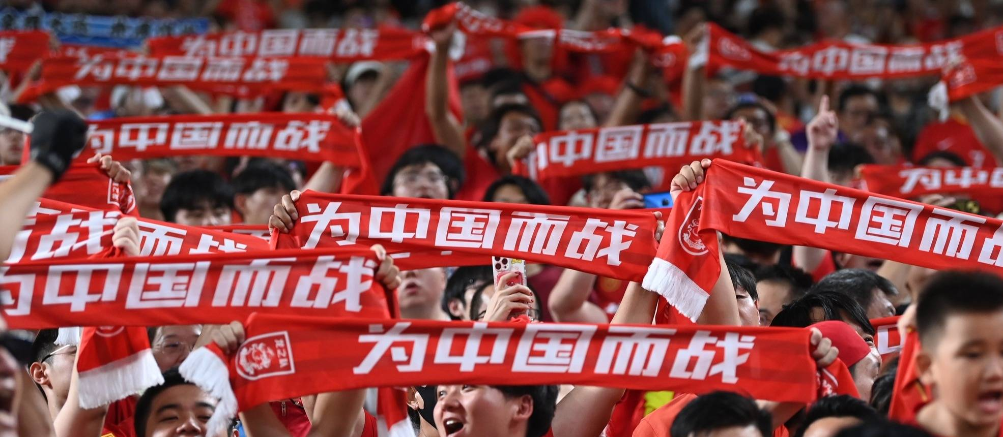 关于足球场上热血沸腾，谁能夺得最后的胜利？的信息