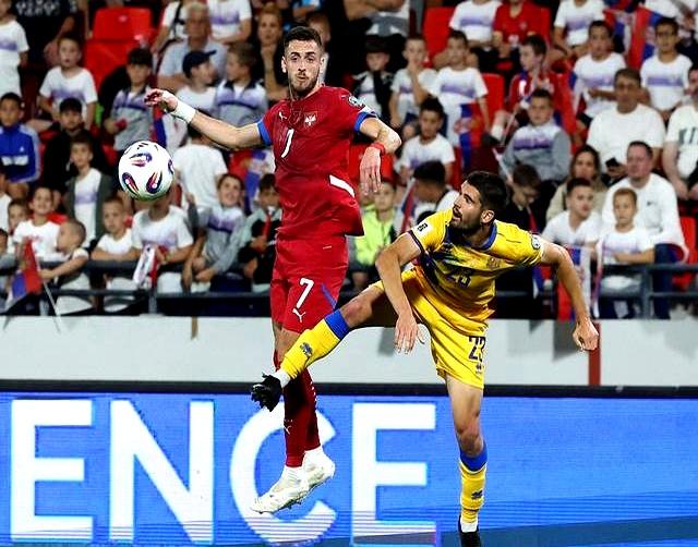 包含欧预赛赛前瞬间揭秘，球迷狂热期待的词条