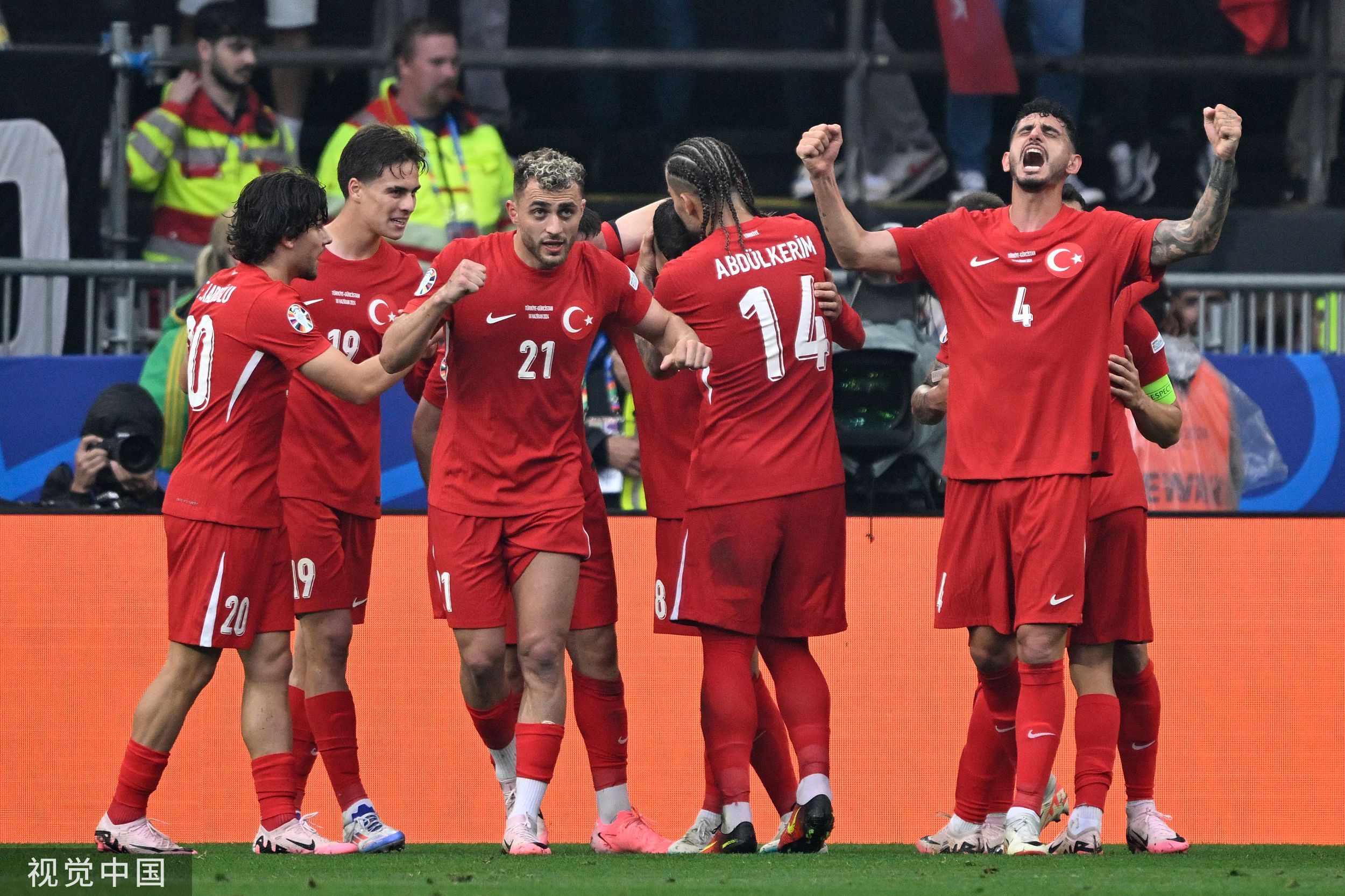 包含格鲁吉亚队坚韧抗争,成功遗憾落选欧洲杯的词条 包含格鲁吉亚队坚韧抗争,成功遗憾落选欧洲杯的词条