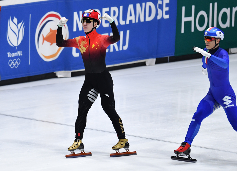 中国短道速滑团体赛夺冠夺金